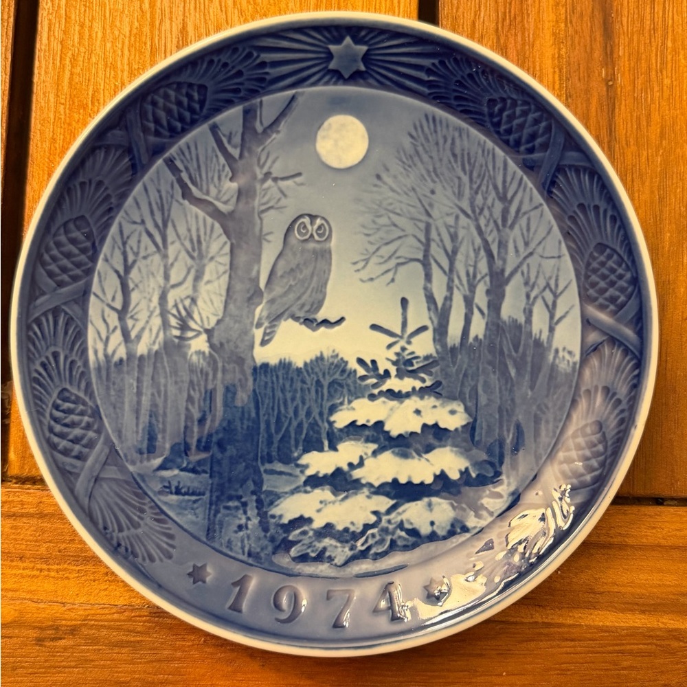 Royal Copenhagen 1974 Winter Twilight Owl Moon Year Plate